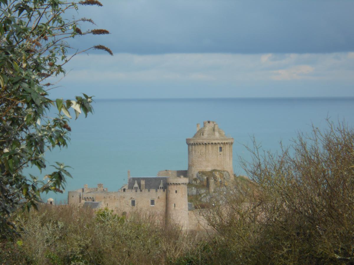 La Tocade Del Arte - Dinan Bed & Breakfast Lanvallay ภายนอก รูปภาพ