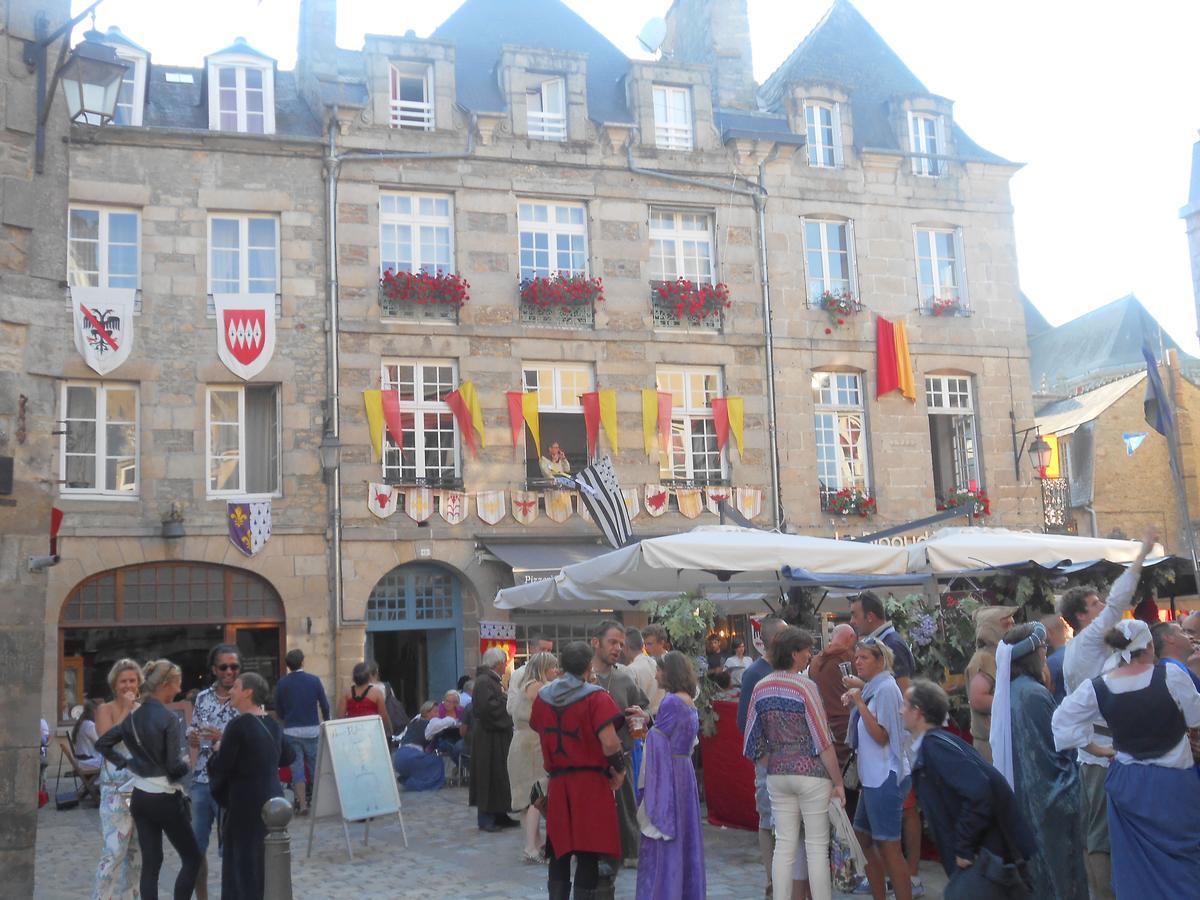 La Tocade Del Arte - Dinan Bed & Breakfast Lanvallay ภายนอก รูปภาพ